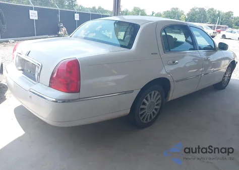 2004 Lincoln Town Car Signature z USA, uszkodzony, nr VIN 1LNHM81W24Y607979